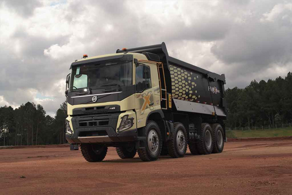 New Volvo FMX MAX 58t gvw truck offers more load capacity for mining and  construction operations
